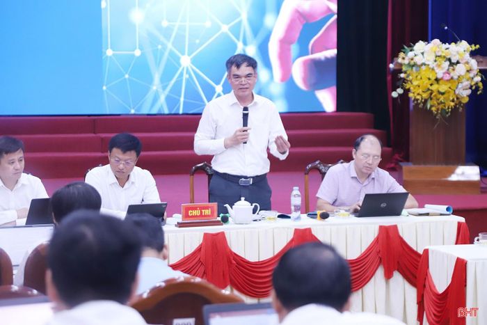 TS. Trương Bảo Thanh - Phó Trưởng khoa Kinh tế chính trị (Học viện Chính trị Khu vực I) đánh giá cao chất lượng các tham luận, ý kiến đóng góp tại tọa đàm; đồng thời đề nghị các đại biểu tiếp tục vận dụng những thông tin, kiến thức từ lý luận đến thực tiễn để áp dụng hiệu quả vào quá trình công tác tại cơ sở.