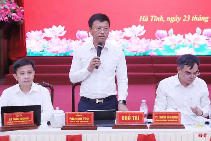 Ths. Phan Duy Vĩnh - Hiệu trưởng Trường Chính trị Trần Phú thông tin về công tác đào tạo, bồi dưỡng đội ngũ cán bộ các cấp ở Hà Tĩnh.