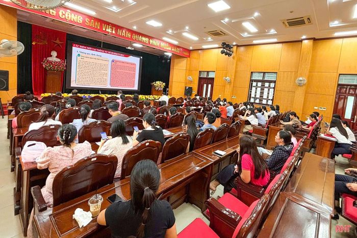 Hội nghị được tổ chức trực tuyến tại các điểm cầu thuế cơ sở và địa phương.