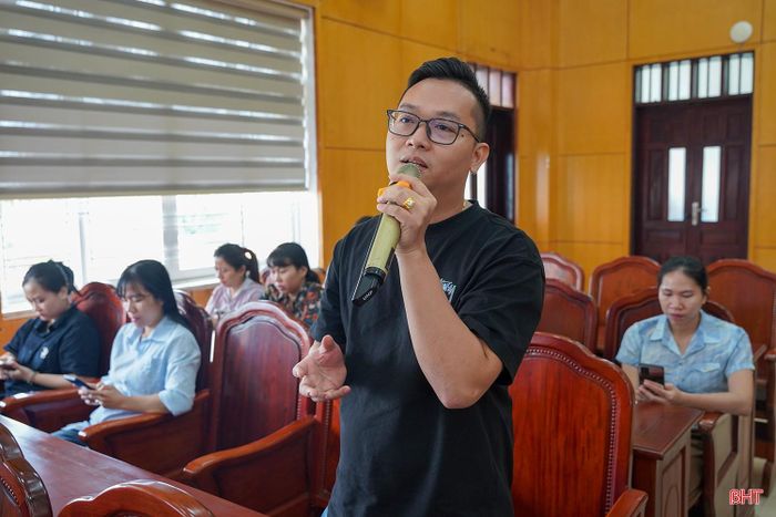 Đại diện doanh nghiệp trao đổi một số vấn đề liên quan đến chính sách, thủ tục về thuế.