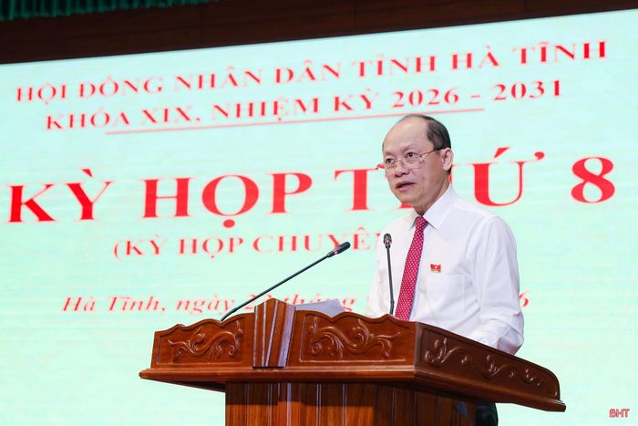 Đồng chí Nguyễn Hồng Lĩnh - Phó Bí thư Thường trực Tỉnh ủy, Chủ tịch HĐND tỉnh khai mạc kỳ họp.