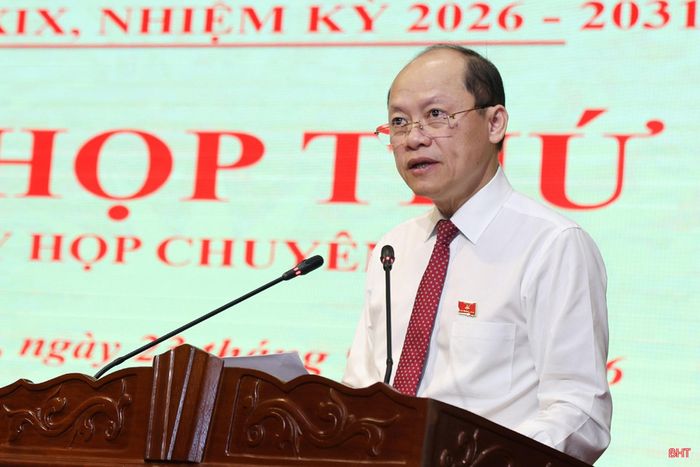 Đồng chí Nguyễn Hồng Lĩnh - Phó Bí thư Thường trực Tỉnh ủy, Chủ tịch HĐND tỉnh bế mạc kỳ họp.