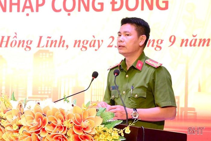 Đại tá Nguyễn Phi Hải - Phó Giám đốc Công an tỉnh phát biểu tại hội nghị.