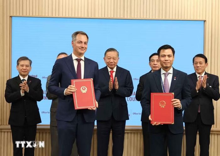 Tổng Bí thư, Chủ tịch nước Tô Lâm chứng kiến lễ trao văn kiện, thỏa thuận hợp tác của Việt Nam với các cơ quan của Liên hợp quốc. (Ảnh: Thống Nhất/TTXVN)
