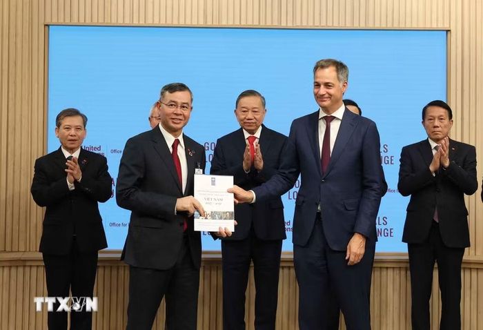 Tổng Bí thư, Chủ tịch nước Tô Lâm chứng kiến lễ trao văn kiện, thỏa thuận hợp tác của Việt Nam với các cơ quan của Liên hợp quốc. (Ảnh: Thống Nhất/TTXVN)