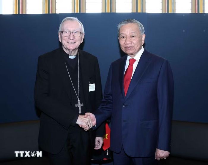 Tổng Bí thư, Chủ tịch nước Tô Lâm gặp Thủ tướng Tòa thánh Vatican, Hồng y Pietro Parolin. (Ảnh: Thống Nhất/TTXVN)
