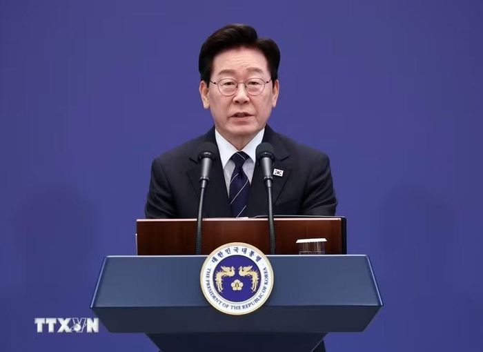 Tổng thống Hàn Quốc Lee Jae Myung phát biểu tại cuộc họp báo ở Seoul. (Ảnh: Yonhap/TTXVN phát)