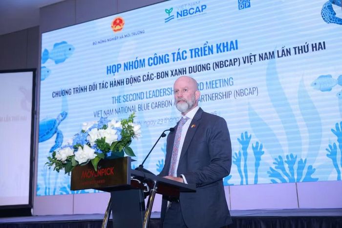Ông Fergus McBean - Bí thư thứ nhất về Khí hậu và Thiên nhiên, Đại sứ quán Vương quốc Anh tại Việt Nam phát biểu. (Ảnh: BTC cung cấp)