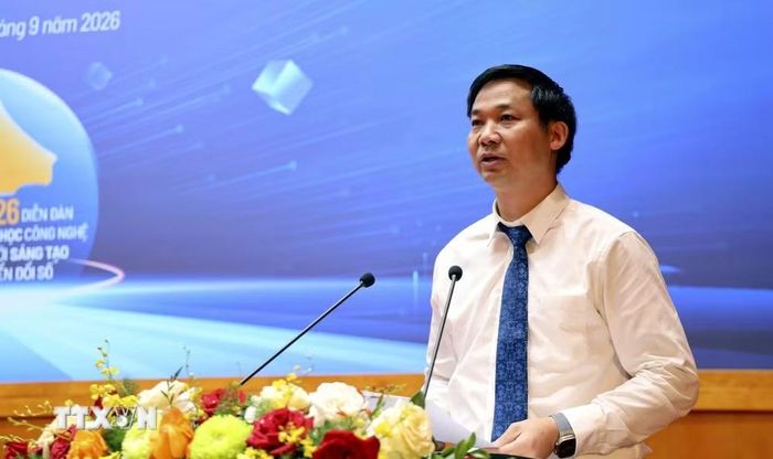 Ông Nguyễn Văn Công, Phó Chủ tịch Ủy ban Nhân dân thành phố Quảng Ninh phát biểu tại hội nghị. (Ảnh: Đức Hiếu/TTXVN)
