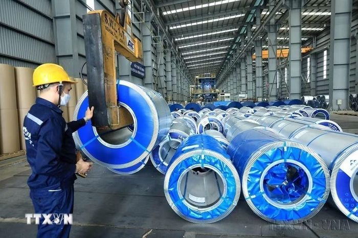 Các sản phẩm của Công ty Trách nhiệm hữu hạn Ống thép Hòa Phát không chỉ phục vụ thị trường trong nước mà còn đáp ứng được nhiều thị trường khó tính như EU, Canada, Nhật Bản... (Ảnh: Tuấn Anh/TTXVN)