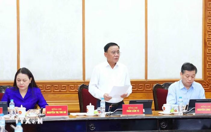 Đồng chí Trần Cẩm Tú, Ủy viên Bộ Chính trị, Thường trực Ban Bí thư phát biểu chỉ đạo cuộc họp. (Ảnh: Phương Hoa/TTXVN)