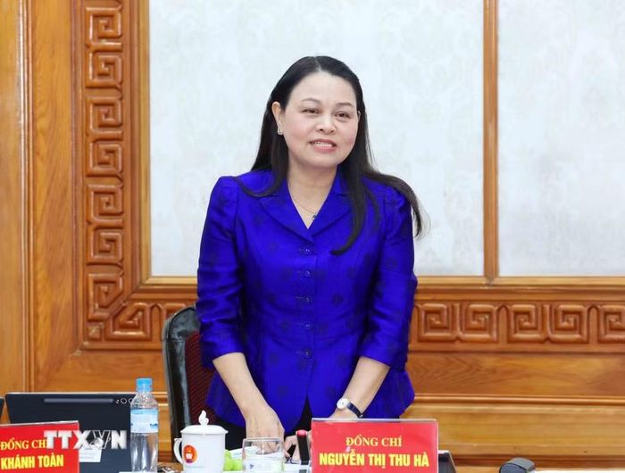 Đồng chí Nguyễn Thị Thu Hà, Ủy viên Trung ương Đảng, Phó Chánh Văn phòng Thường trực Văn phòng Trung ương Đảng phát biểu tại cuộc họp. (Ảnh: Phương Hoa/TTXVN)