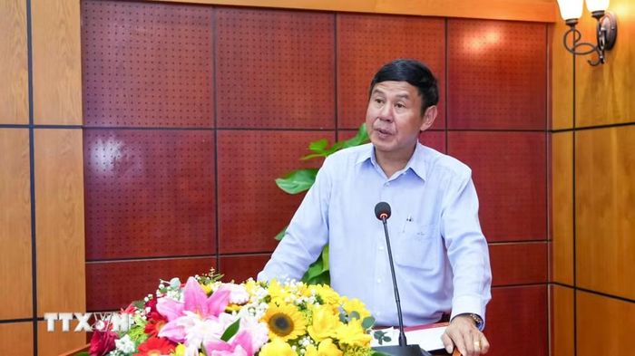 Ông Khamphanh Bounphakhom, Thứ trưởng Bộ Tư pháp, Trưởng đoàn cán bộ cấp cao Đảng Nhân dân Cách mạng Lào phát biểu tại buổi làm việc. (Ảnh: Minh Phú/TTXVN)