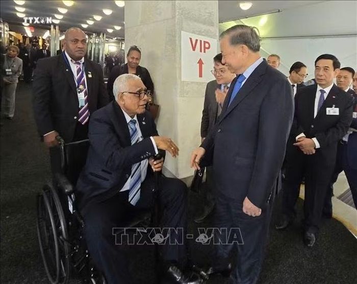 Tổng Bí thư, Chủ tịch nước Tô Lâm gặp Tổng thống Fiji Ratu Naiqama Lalabalavu. Ảnh: TTXVN