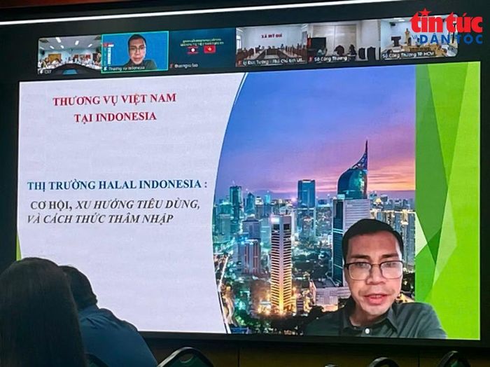 Ông Phạm Thế Cường, Tham tán Thương mại Việt Nam tại Indonesia trao đổi trực tuyến tại hội nghị.
