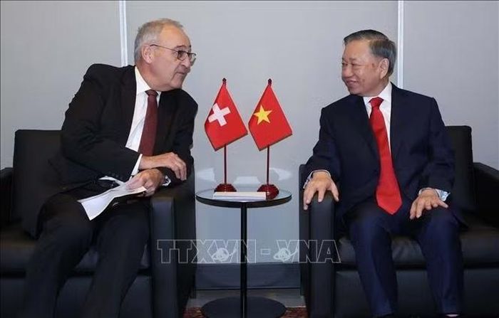 Tổng Bí thư, Chủ tịch nước Tô Lâm gặp Tổng thống Thuỵ Sĩ Guy Parmelin. Ảnh: Thống Nhất/TTXVN.