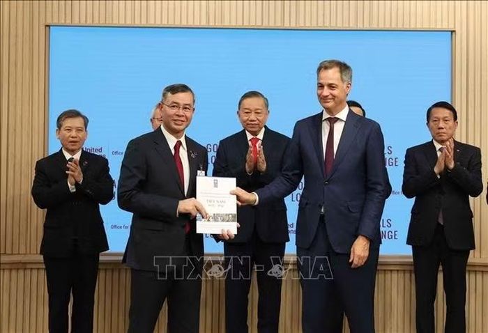 Tổng Bí thư, Chủ tịch nước Tô Lâm chứng kiến lễ trao văn kiện, thoả thuận hợp tác của Việt Nam với các cơ quan của Liên hợp quốc. Ảnh: Thống Nhất/TTXVN.