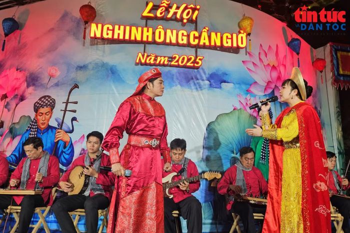 Chương trình biểu diễn nghệ thuật tái hiện nét văn hóa đặc trưng của cư dân vùng biển Cần Giờ.