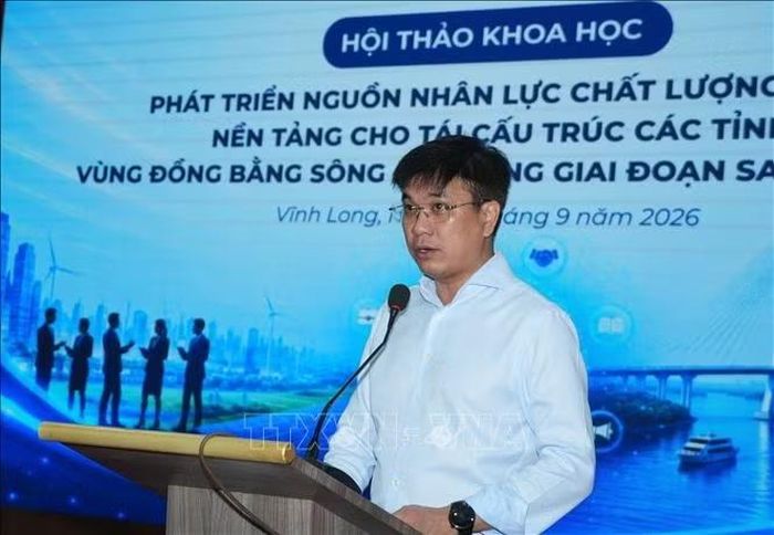 Phó Giáo sư, Tiến sỹ Bùi Quang Hùng, Giám đốc Đại học Kinh tế Thành phố Hồ Chí Minh phát biểu tại hội thảo.