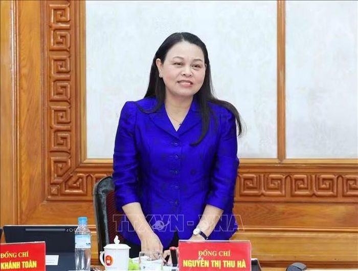 Đồng chí Nguyễn Thị Thu Hà, Uỷ viên Trung ương Đảng, Phó Chánh Văn phòng Thường trực Văn phòng Trung ương Đảng phát biểu tại cuộc họp. Ảnh: Phương Hoa/TTXVN