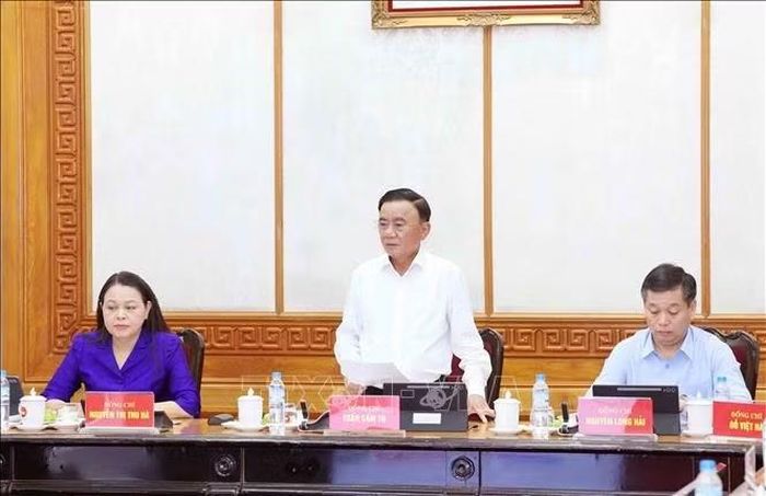 Đồng chí Trần Cẩm Tú, Ủy viên Bộ Chính trị, Thường trực Ban Bí thư phát biểu chỉ đạo cuộc họp. Ảnh: Phương Hoa/TTXVN.