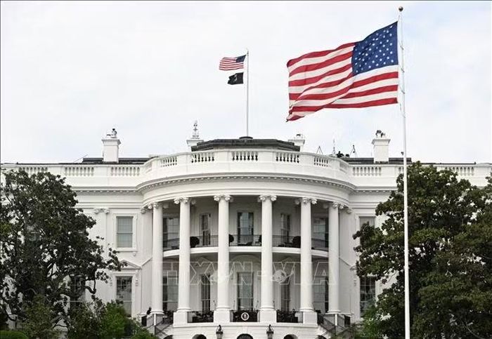 Quang cảnh bên ngoài Nhà Trắng ở thủ đô Washington DC., Mỹ ngày 20/4/2026. Ảnh: THX/TTXVN