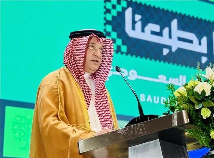 Đại sứ đặc mệnh toàn quyền Vương quốc Saudi Arabia tại Việt Nam Thamer Algosaibi phát biểu.
