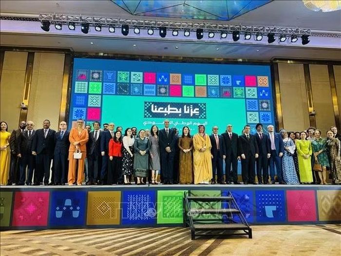 Các đại biểu dự chiêu đãi kỷ niệm lần thứ 96 năm ngày Quốc khánh Vương quốc Saudi Arabia.
