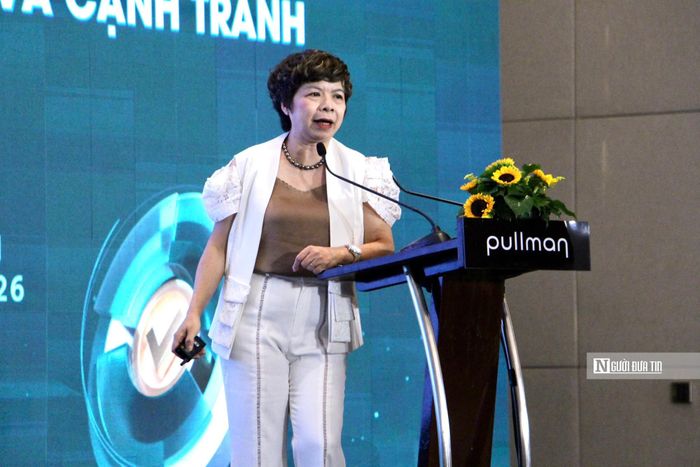 Bà Đặng Thúy Hà - Giám đốc kinh doanh NielsenlQ Communication Việt Nam (Việt Anh).