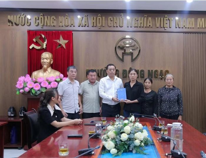 Hà Nội hỗ trợ 32,5 triệu đồng cho gia đình nam sinh tử vong sau sự cố cống thoát nước. Ảnh: Diệu Linh.