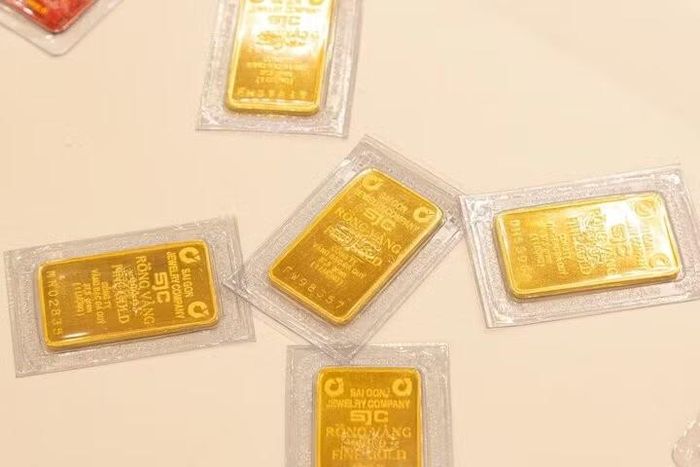 Rất nhiều người khuyên gia đình nên bán vàng trong thời điểm hiện tại