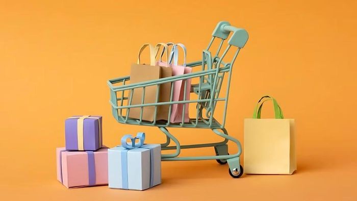Trong thời gian thu nhập gia đình giảm, các khoản mua sắm, ăn uống bên ngoài, vui chơi hay chi tiêu cá nhân có thể linh hoạt điều chỉnh tùy tình hình tài chính