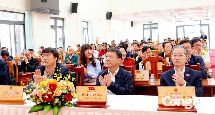 Bí thư Trung ương Đảng, Bí thư Đảng ủy, Chánh án TANDTC tại hội nghị tiếp xúc cử tri.