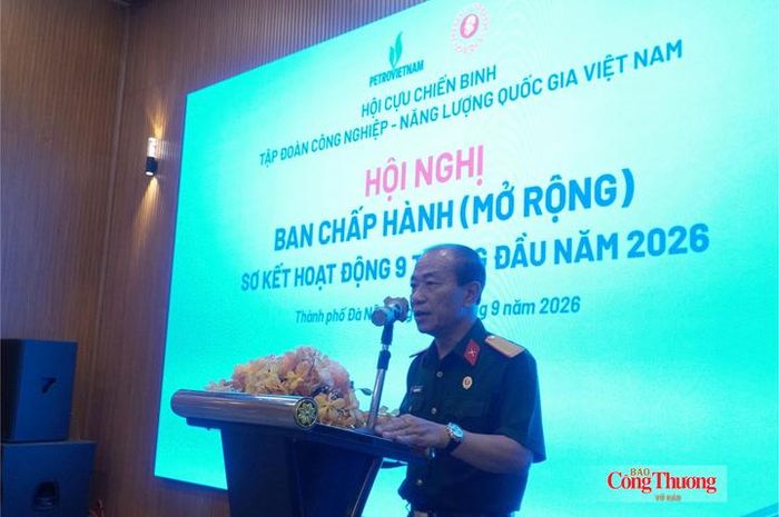 Ông Phạm Quang Dũng, Ủy viên Thường vụ Trung ương Hội Cựu chiến binh Việt Nam, Chủ tịch Hội Cựu chiến binh Petrovietnam phát biểu tại Hội nghị