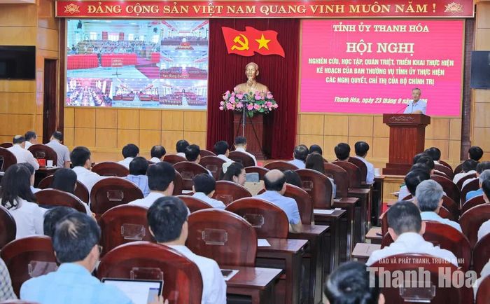 Toàn cảnh hội nghị.