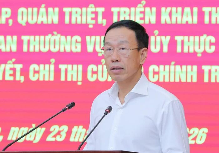 Phó Chủ tịch UBND tỉnh Lê Quang Hùng quán triệt kế hoạch của Ban Thường vụ Tỉnh ủy về thực hiện Nghị quyết số 23-NQ/TW, ngày 2/8/2026 của Bộ Chính trị về công tác người Việt Nam ở nước ngoài.