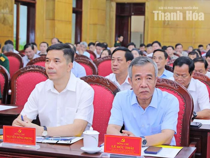 Bí thư Tỉnh ủy Lê Đức Thái và Phó Bí thư Thường trực Tỉnh ủy Nguyễn Hồng Phong dự hội nghị.