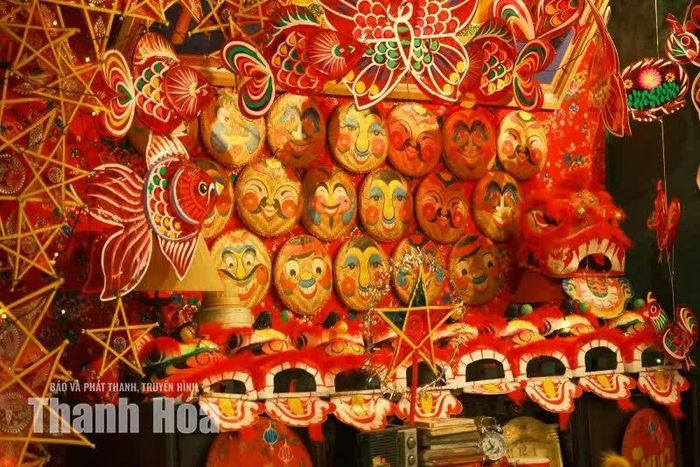 “Thời điểm này, các góc trong quán được trang trí theo không khí trung thu, tạo thêm nhiều không gian để khách chụp ảnh, vui chơi”, anh Nguyễn Duy Nam, chủ quán cà phê An Nam cho biết.