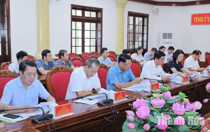Đại biểu dự phiên họp.