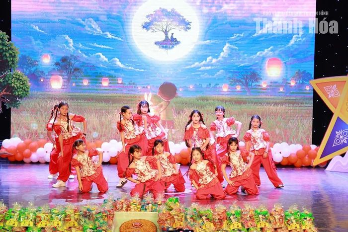 Tiết mục văn nghệ tại chương trình.
