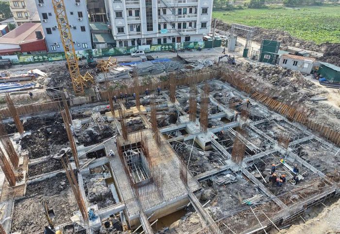  Công ty cổ phần Phát triển Nhà và Đô thị New Star thi công tòa nhà CT3 thuộc Khu nhà ở xã hội tổ dân phố Nam Ngạn, phường Nếnh vào cuối tháng 6/2026 khi chưa có giấy phép xây dựng. 