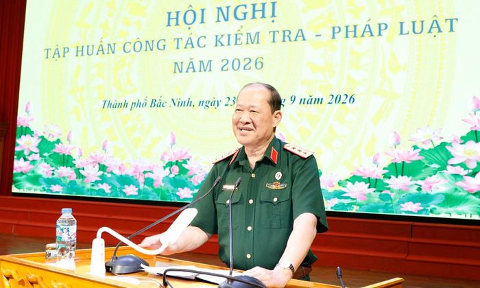 Thượng tướng Bế Xuân Trường phát biểu khai mạc tập huấn.