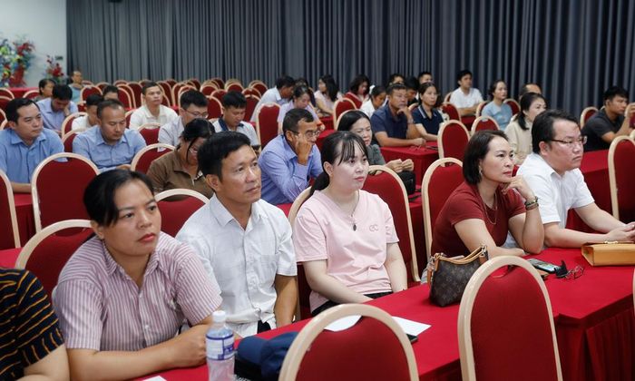  Đại biểu dự hội nghị. 