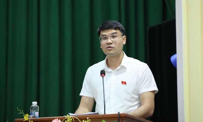  Đại biểu Quốc hội Nguyễn Đức Hùng thông báo đến cử tri dự kiến nội dung, chương trình kỳ họp. 