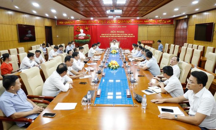  Quang cảnh hội nghị. 