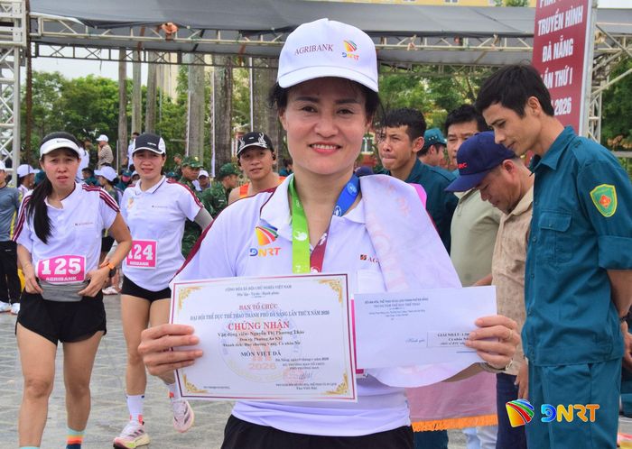 Vận động viên Nguyễn Thị Phương Thảo giành Huy chương Vàng môn việt dã. Ảnh: NGUYÊN KHANG