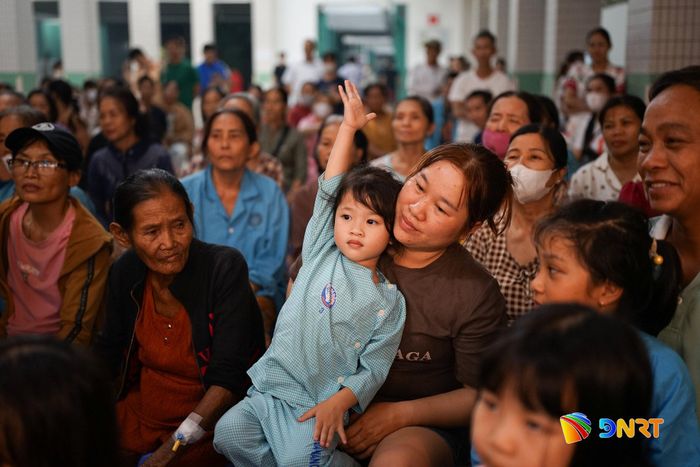 Chương trình lan tỏa không khí ấm áp, rộn ràng của Tết Trung thu đến các em nhỏ và người thân tại Bệnh viện Đà Nẵng. Ảnh: XUÂN SƠN