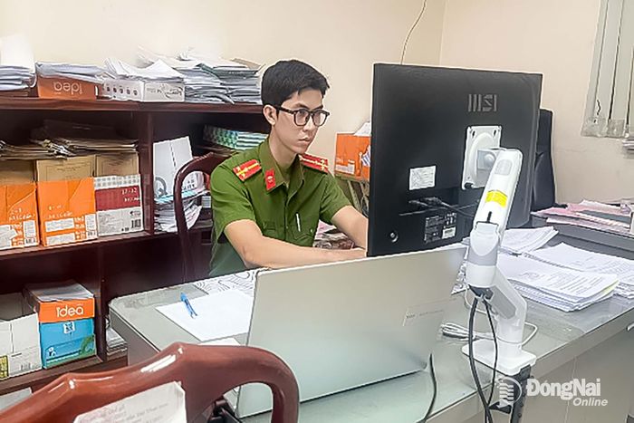Hình ảnh giờ làm việc của cán bộ Đội Tham mưu.