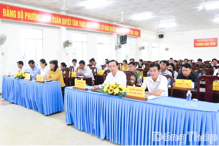 Các đại biểu tham dự hội nghị.