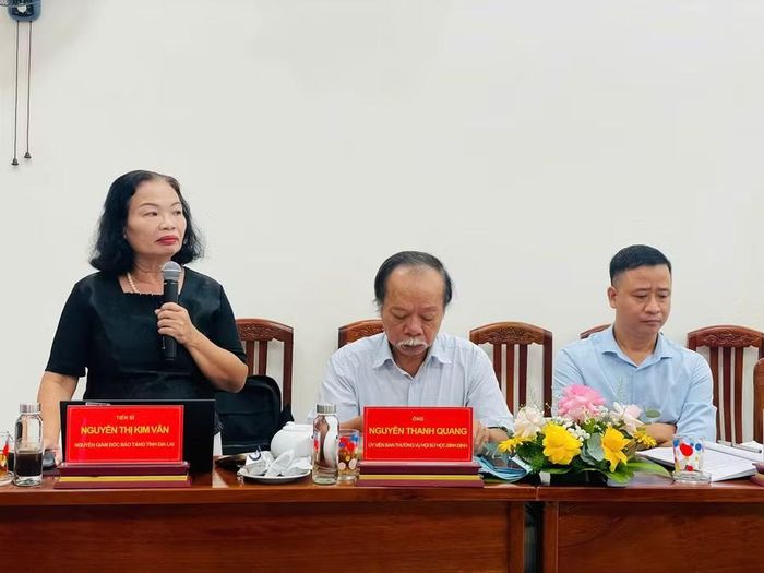  Tiến sĩ Nguyễn Thị Kim Vân - nguyên Giám đốc Bảo tàng tỉnh, góp ý, đề xuất các giải pháp bảo tồn và phát huy giá trị Di tích Trại giam nữ tù binh Phú Tài. Ảnh: Phi Long 